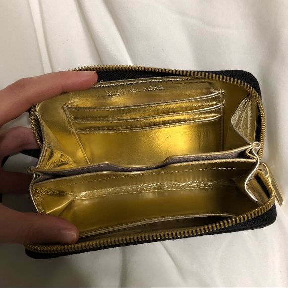 Michael Kors Black Snakeskin W/GH Wristlet - Picture 6 of 8